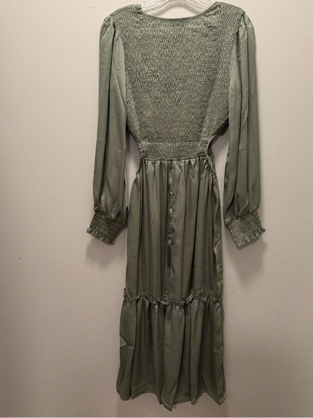 NWT Lumiere Olive Green Maxi Dress Smocked Bodice Side Cut-Out Tiered VNeck Med - Picture 5 of 12